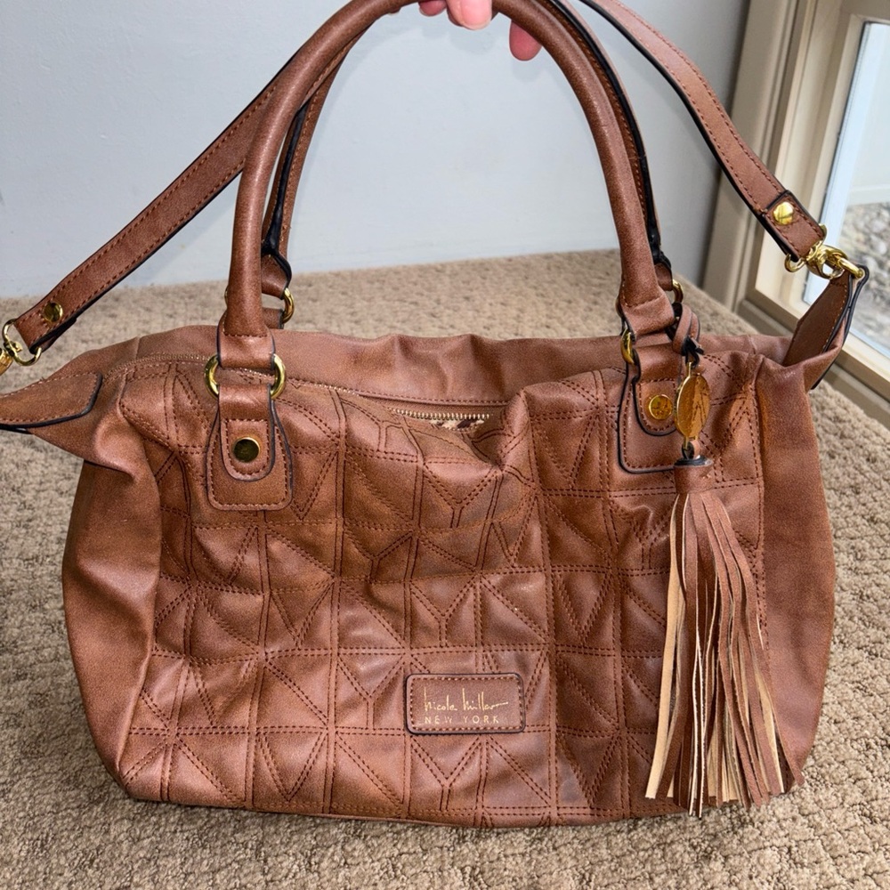 Nicole miller brown leather lightweight soft handbag shoulder clean like new
